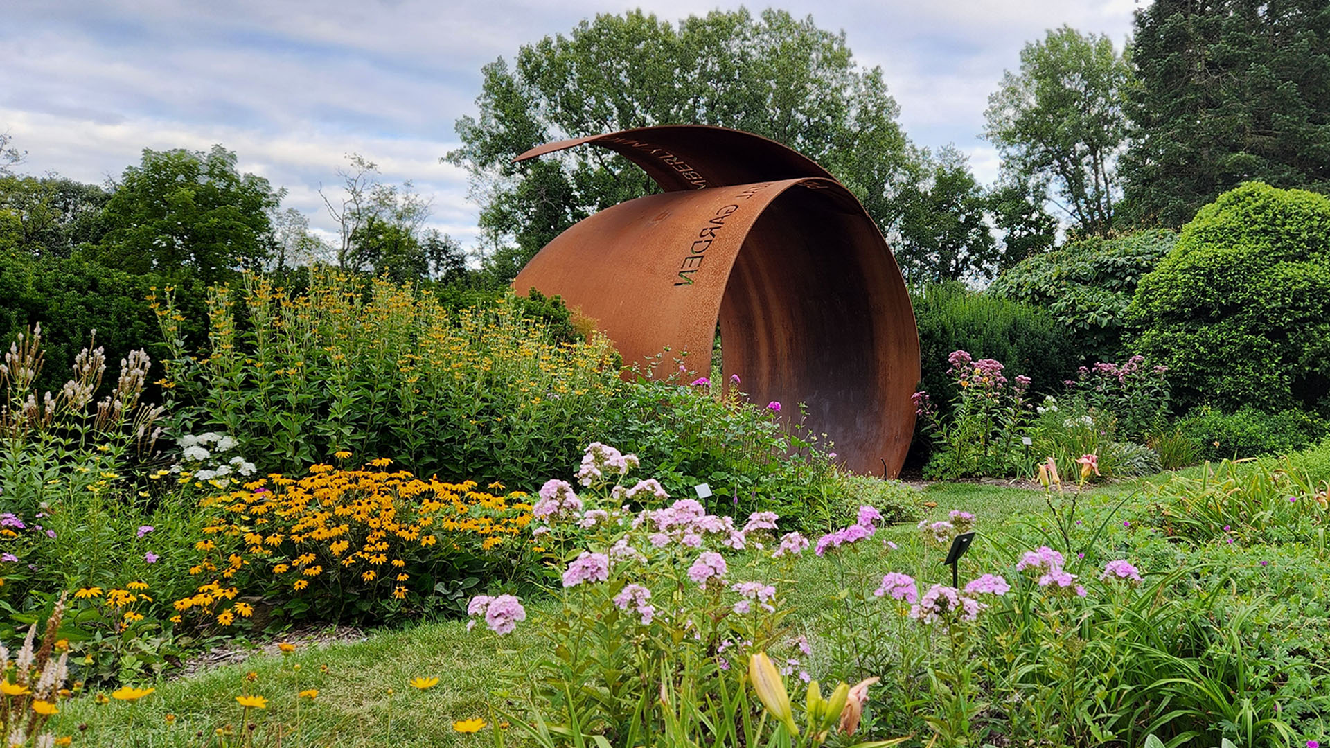 kimberly maged perennial garden monument at the University of Michigan’s Matthaei Botanical Gardens and Nichols Arboretum